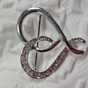HEART SHAPED RHINESTONE AND SILVERTONE BROOCH 1.5"